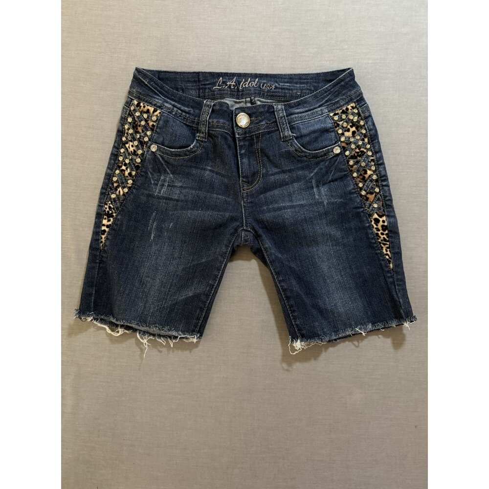 LA‎ Idol Cut Off Denim Shorts Women's 7 Blue Embellished Flap Pocket Studded.